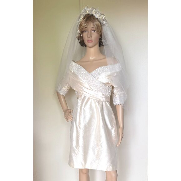 Vintage Watters and Watters Bridal Dress and Veil Set Size 12 Off Shoulder Silk - Picture 1 of 16